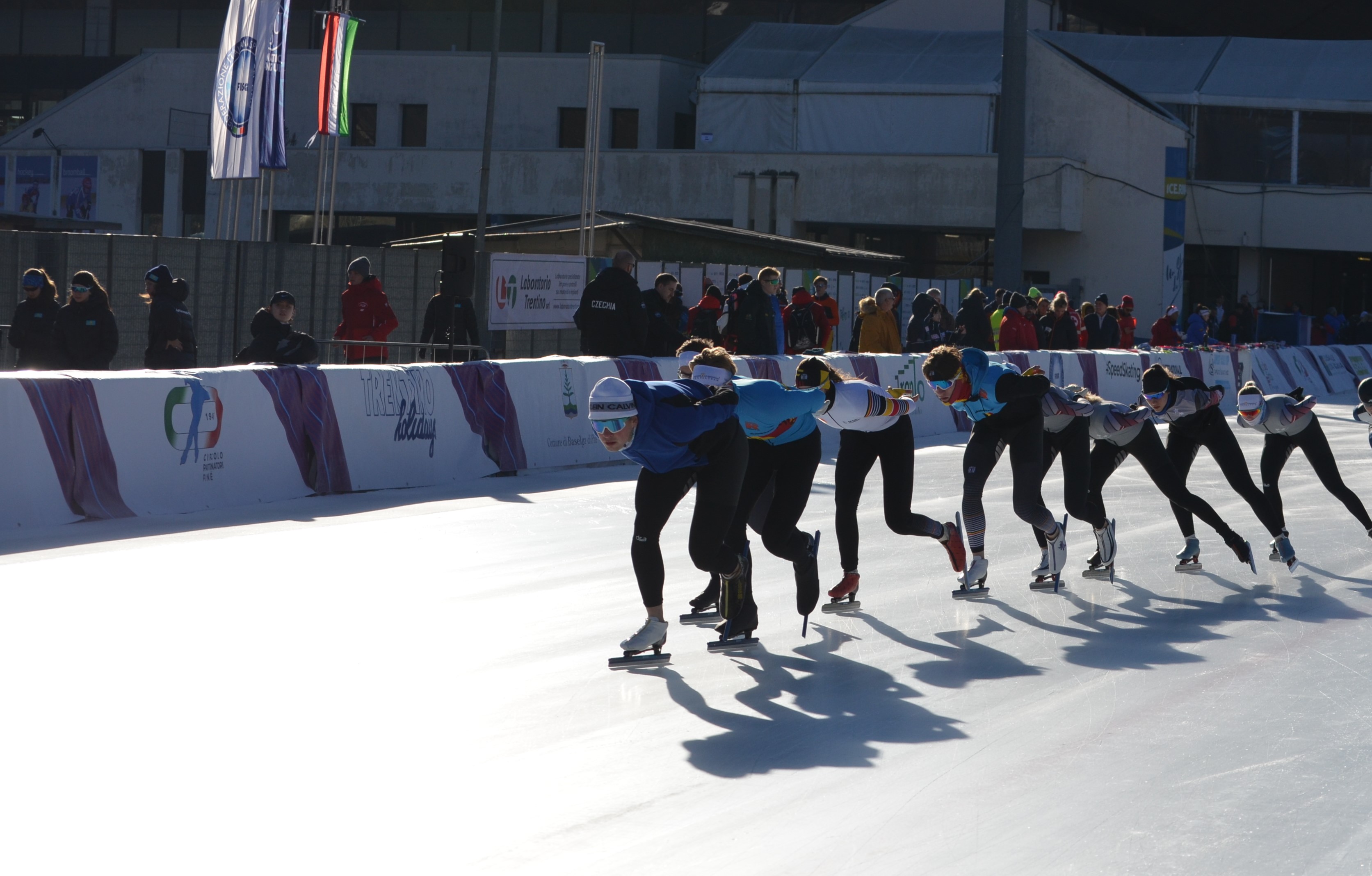 Eerste World Cup voor junioren en neosenioren in het Italiaanse Baselga di Piné.