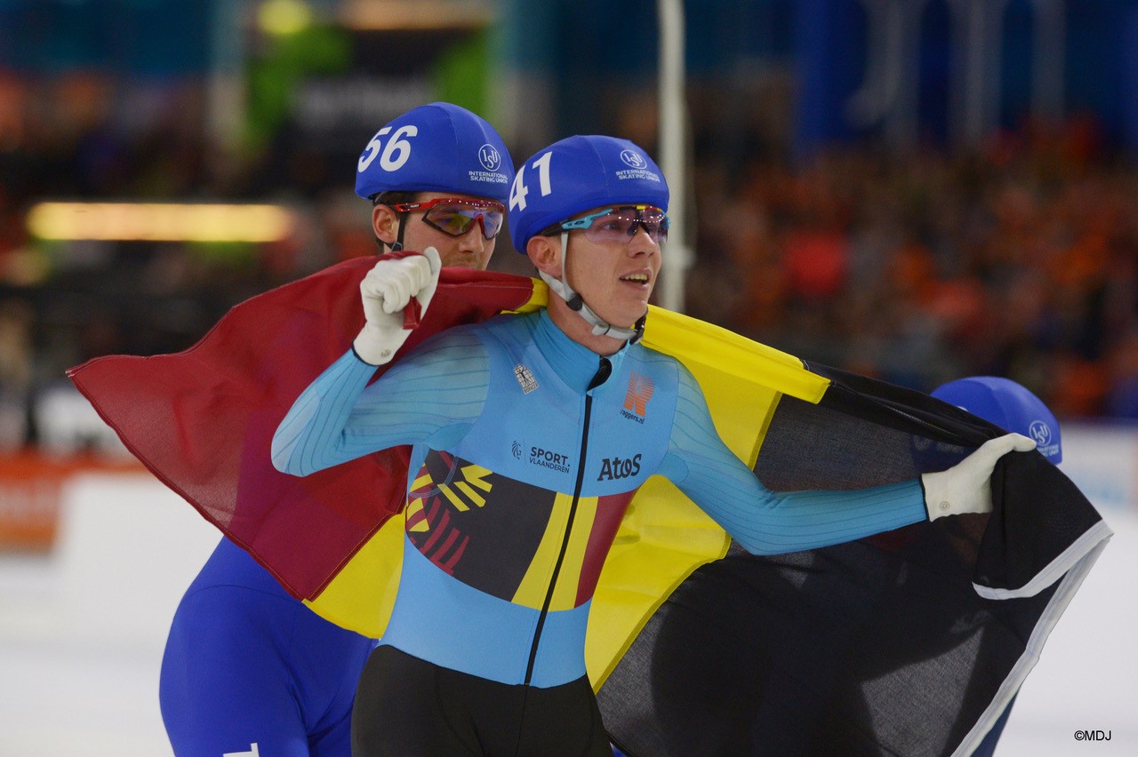 Bart prolongeert Europese titel op massastart